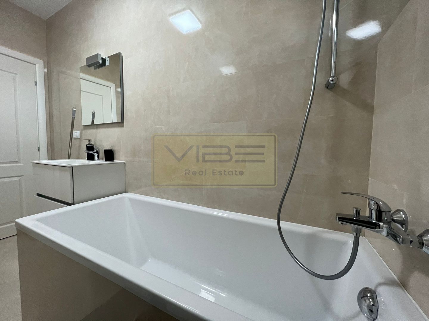 Apartament 1 camera modern Tatarasi  Evergreen Towers - Poză 21
