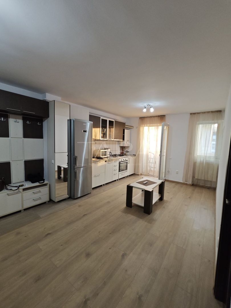 Apartament renovat recent, cu loc de parcare opțional, zona linistita. - Poză 2