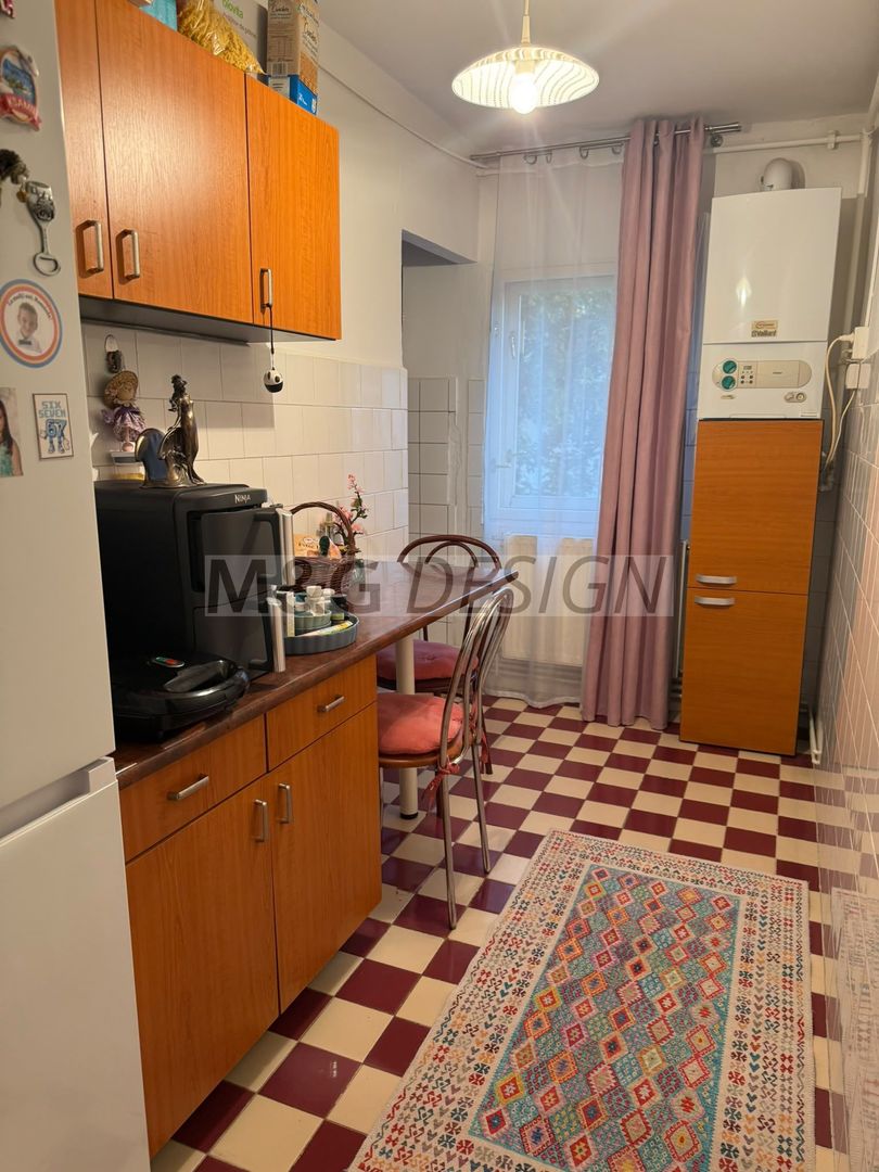 Apart 1 camera decomandat Bucovina cu centrala - Poză 3