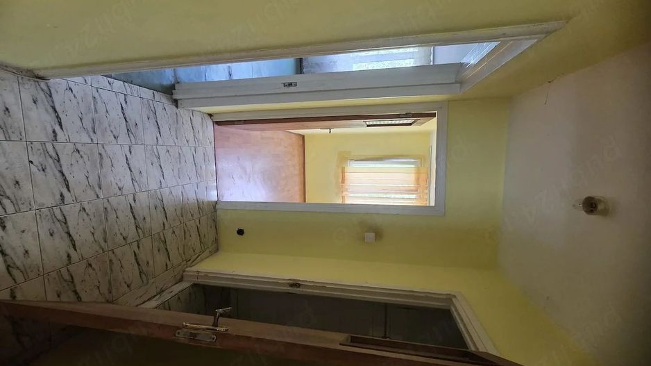 Apartament 3 camere, etaj 1, 64 mp, boxă, zona Trapezului - Poză 1