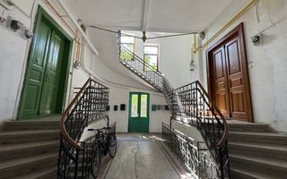 Apartament in clădire istorică P-ta Plevnei cu vedere parc - Poză 12