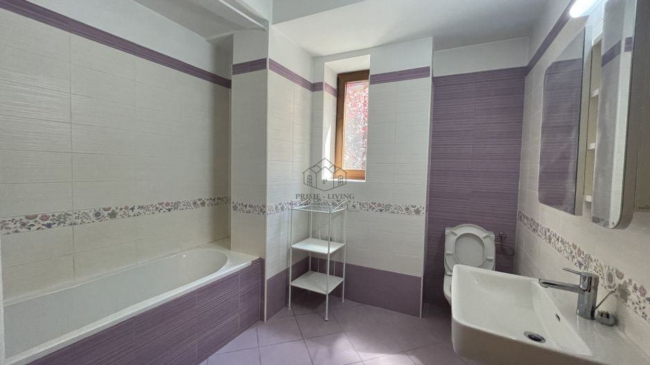 VILA CU 5 DORMITOARE IN COMPLEX REZIDENTIAL - Poză 9