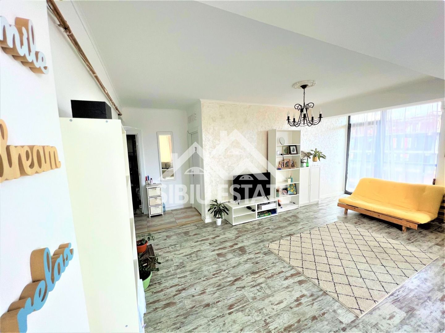 Apartament de vanzare cu 3 camere, suprafata.utila 70mp. - Poză 12