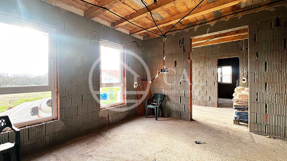 Casa de vanzare cu 3 camere in Girisu de Cris, Bihor - Poză 6