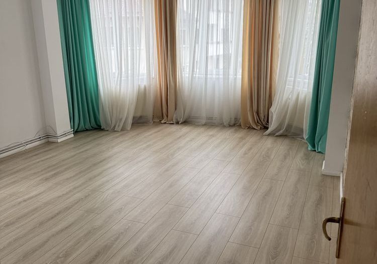 APARTAMENT BIROURI ZONA DOROBANTI - Poză 1