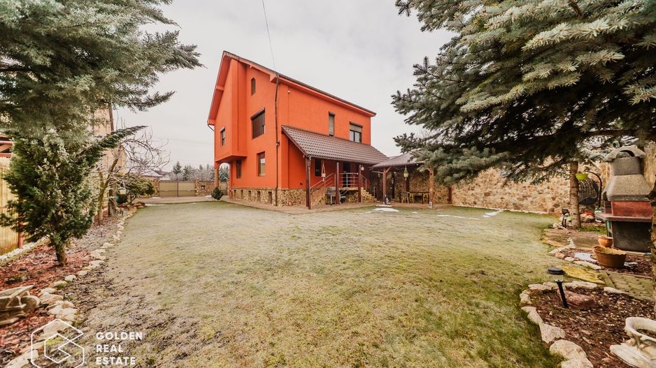 Vila de lux, D+P+E+M, Gradiste, la cheie, 300mp, 6 camere, teren 580mp - Poză 2