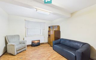 Casă cu 755 mp teren, zonă centrală Curtici - Poză 4