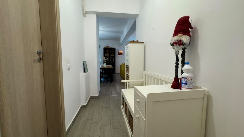 3 camere Semidecomandat | 2 bai | Parcare | Mobilat Utilat | Curte - Poză 10