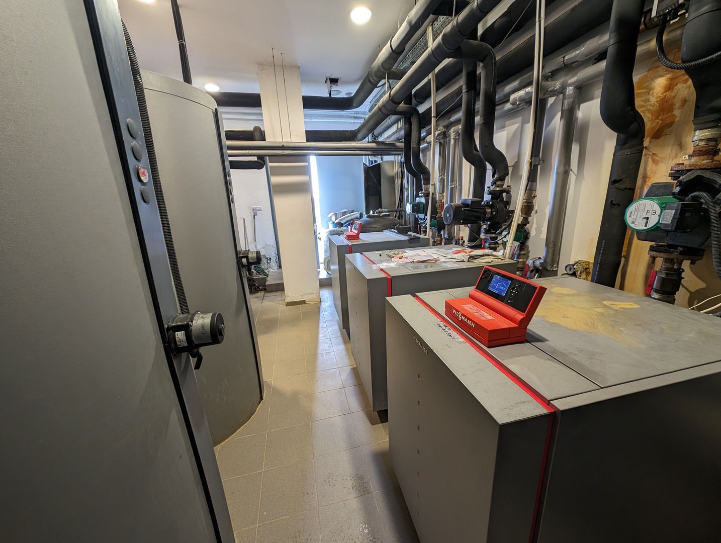 Hala cu teren generos langa acces A1 - Poză 15