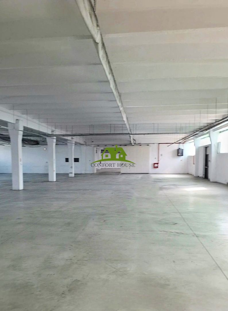 Cladire ideală pentru diverse scopuri comerciale sau industriale - Poză 16