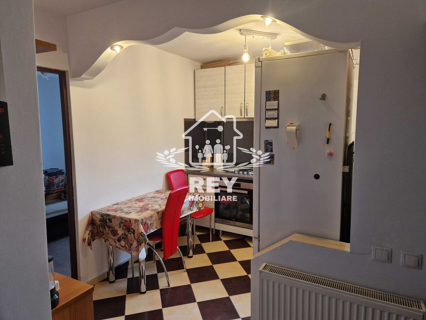 Apartament 3 camere - decomandat, mobilat, etaj 2/4, Cisnadie - Poză 4