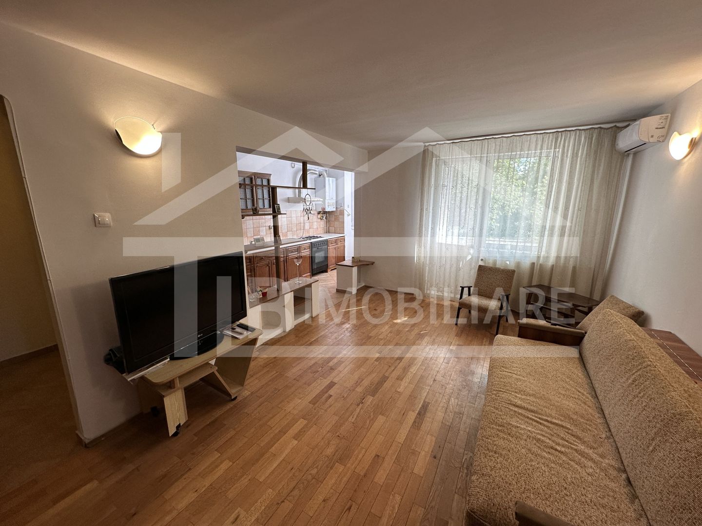 Apartament cu 3 camere, 65mp, zona UMFST - Poză 1