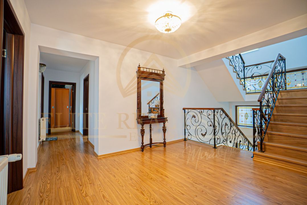 Ovidiu Sud - Zona premium - Vila impozanta, curte mare, garaj, terasa! - Poză 29