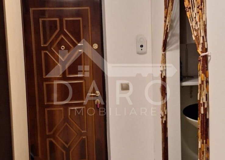 Închiriez apartament central  cu 2 camere - Poză 3