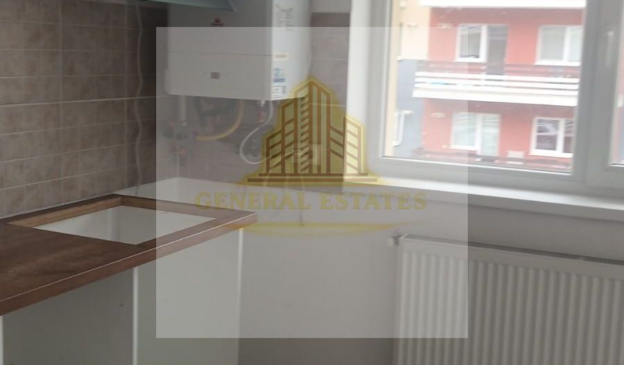 Ap. 3 camere etaj 1 cu parcare - Poză 3