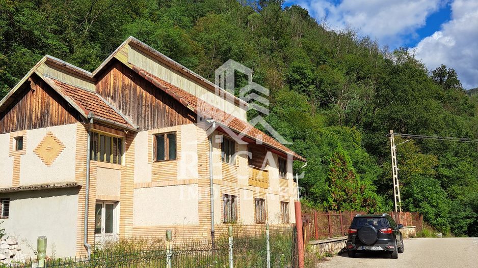 Casă spațioasă cu teren generos – Dăbâca - Poză 1