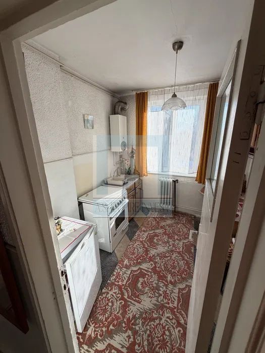 Apartament 3 camere , 60mp, Etj 2/3 - zona Râșnov/ISR - Poză 2