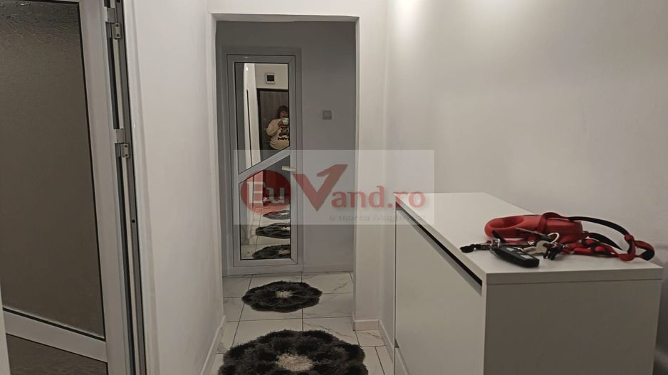 De vanzare apartament 3 camere – Micro 40 – Parter cu gradina, 58.000 euro - Poză 5