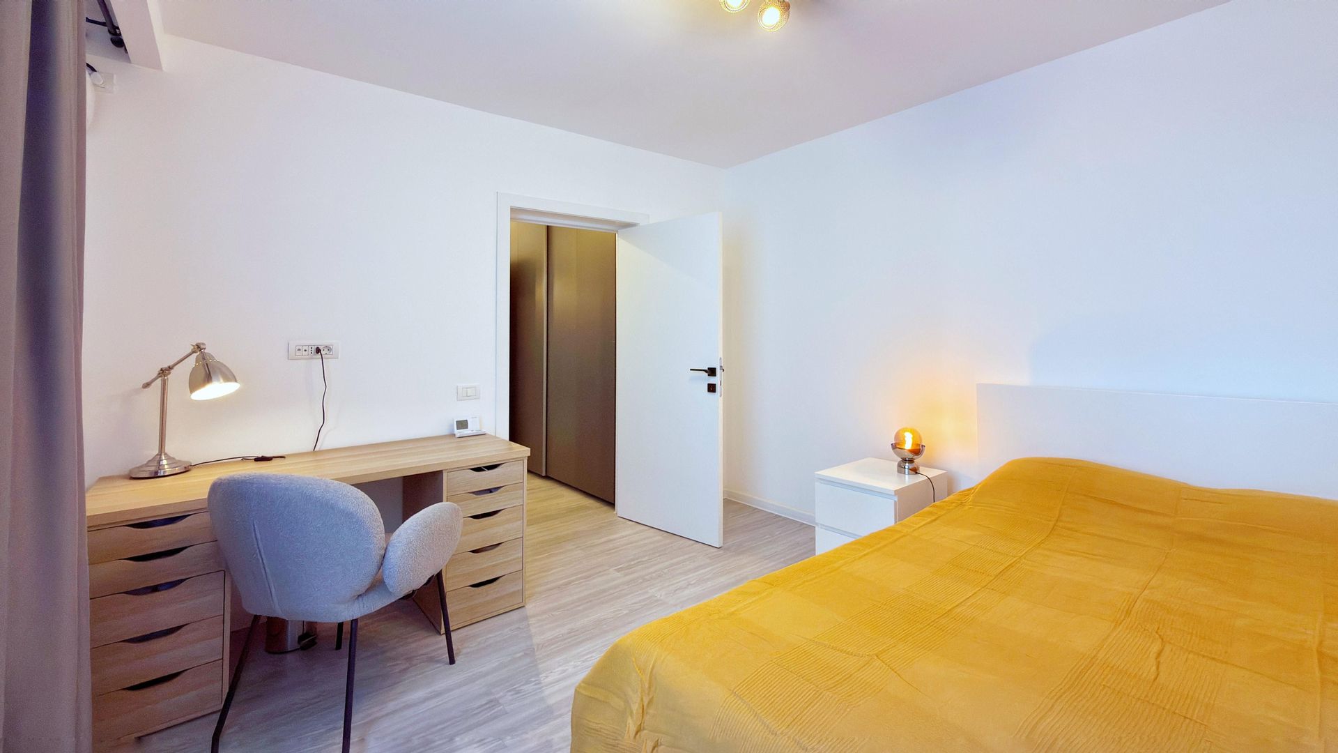 Centrala Proprie Renovat complet 2025 mobilat vedere parc Metrou Titan - Poză 5