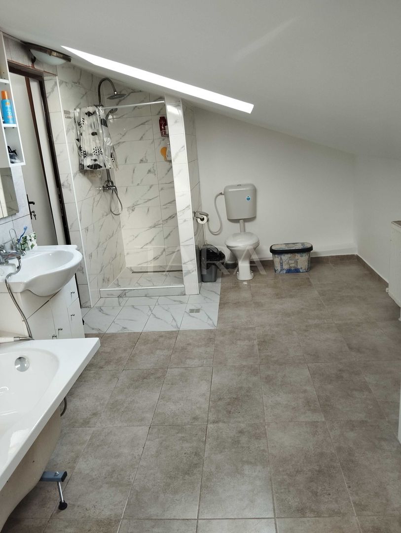 Apartament spațios la mansardă, 2 dormitoare și mult soare în Mănăștur - Poză 5