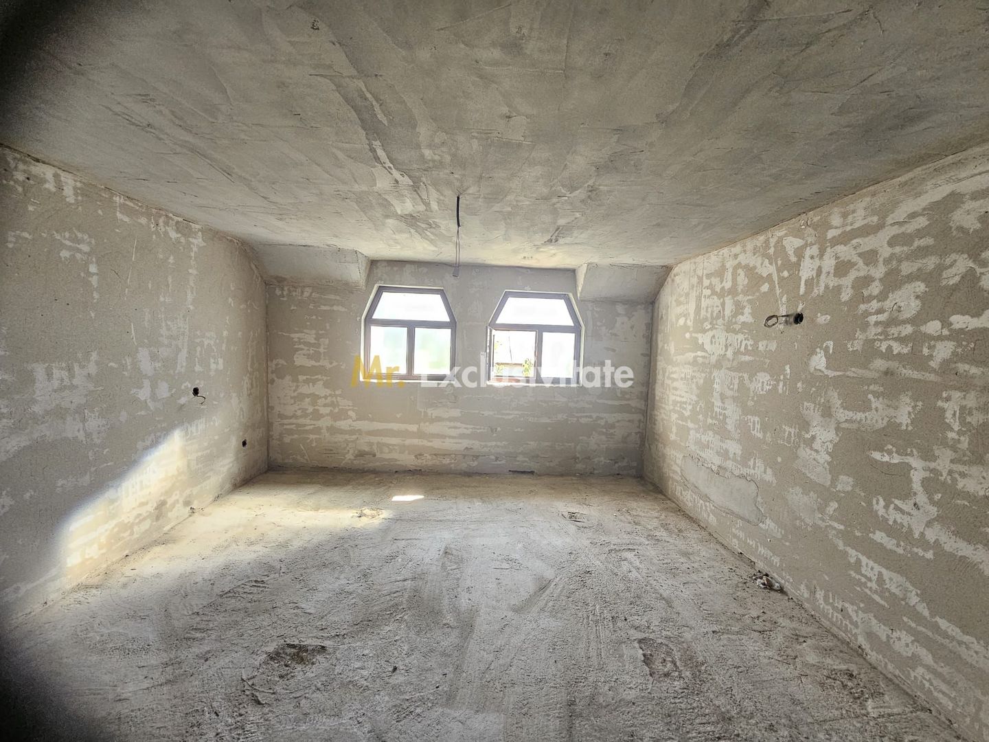 Vila generoasa cu piscina,garaj subteran si curte cu terasa-Turda - Poză 11