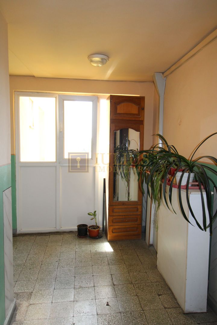 Medicina - Iulius Mall, dormitor cu pat matrimonial. - Poză 18