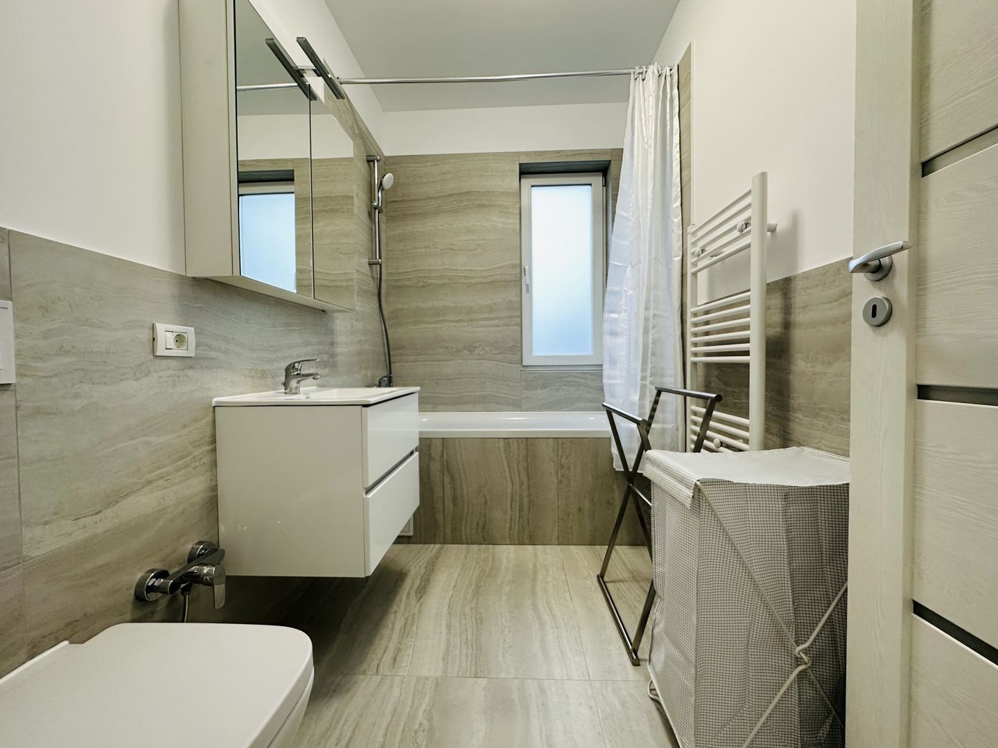 Prima inchiriere, 2 camere - Segmentul Premium - Curte & Parcare - Poză 19