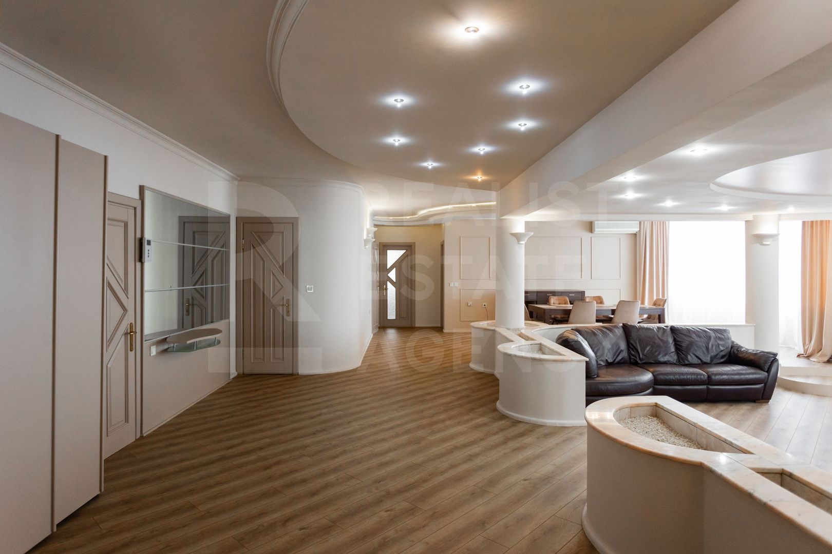 Chirie, apartament, 5 camere, strada Petru Rareș, Centru - Poză 8