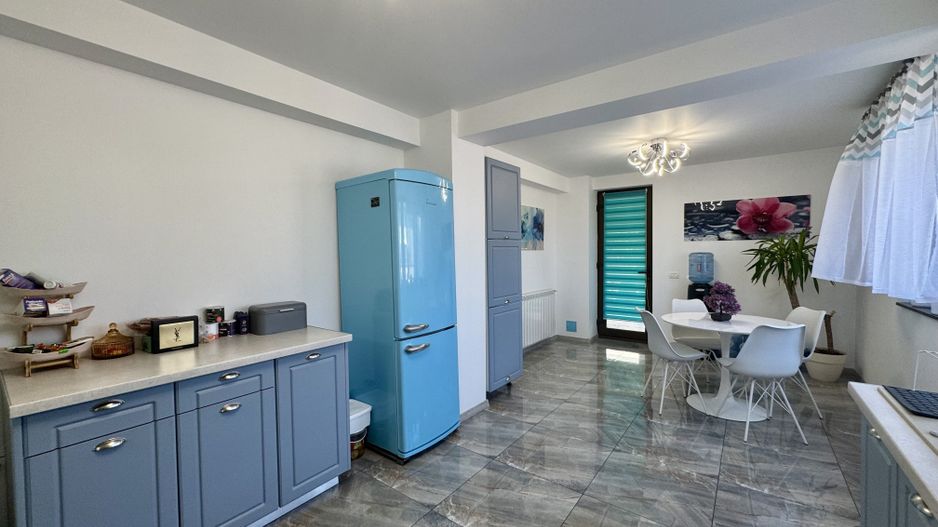 Berceni - VILĂ UNICAT, spațioasă, curte 1.000 mp, la 7 min metrou - Poză 9