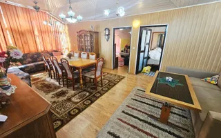 🏡 Casă spațioasă cu 9 camere în Strejnicu – pentru locuință, birouri - Poză 58