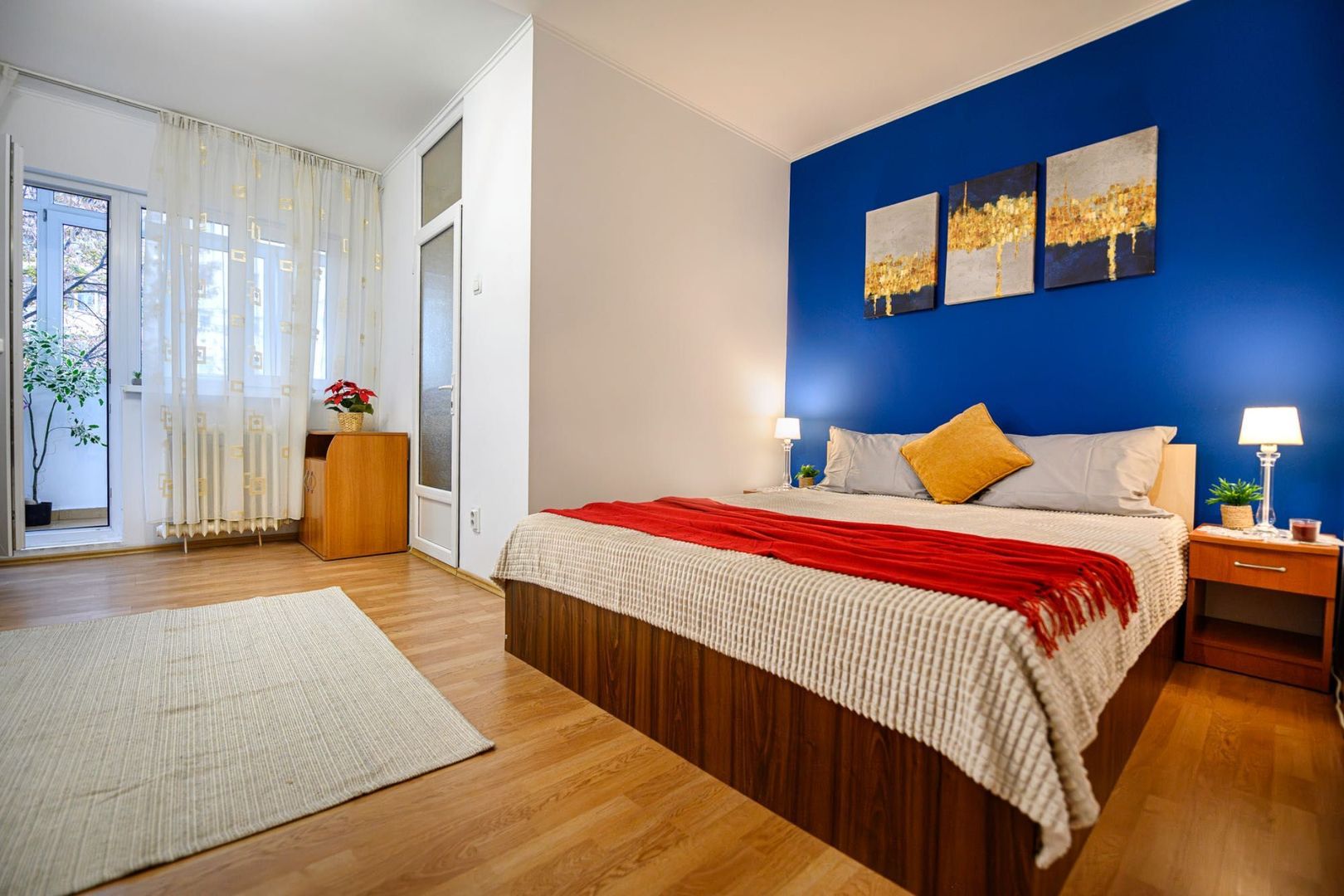 Inchiriez Garsonieră modernă, costuri mici, AC, balcon, 7 min metrou - Poză 4