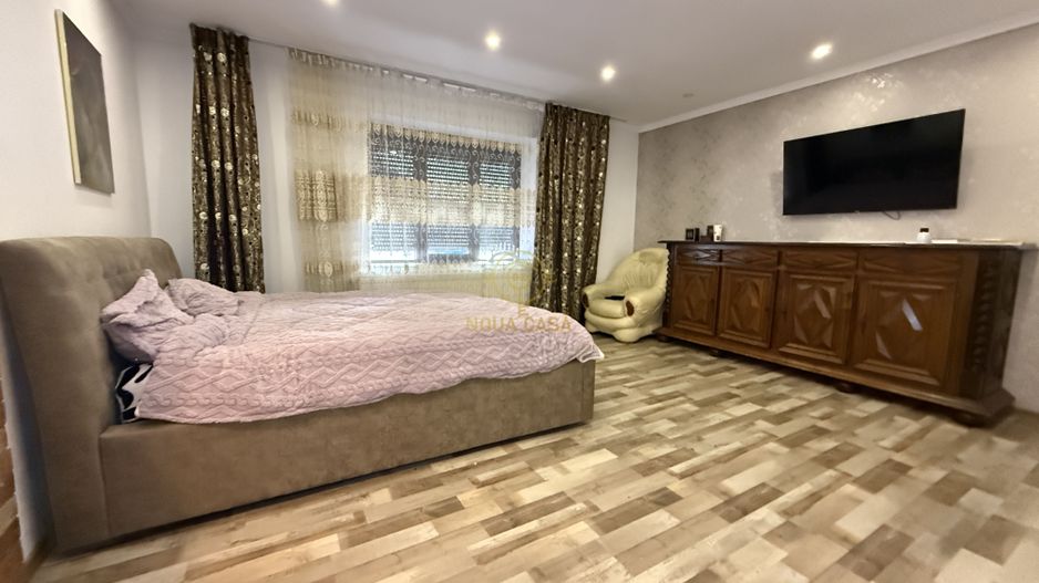 De Vanzare 2 Case In Curte Titulescu/Strada Crinului Teren 550MP - Poză 7