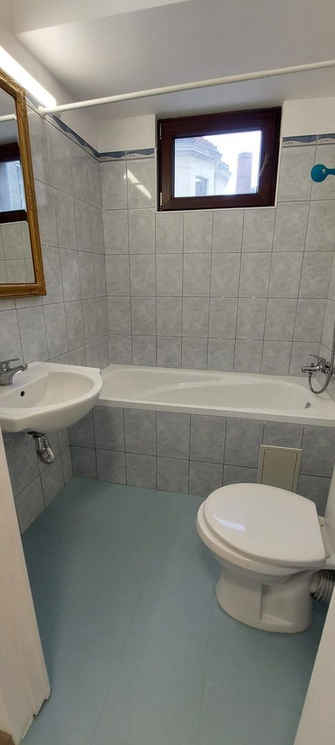 Închiriez apartament  2 camere- Piata Unirii, parțial mobilat - Poză 6