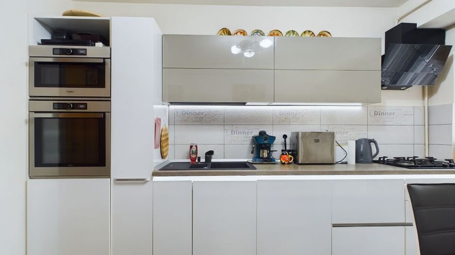 Apartament cu 5 camere in zona UMT 105mp - Poză 3