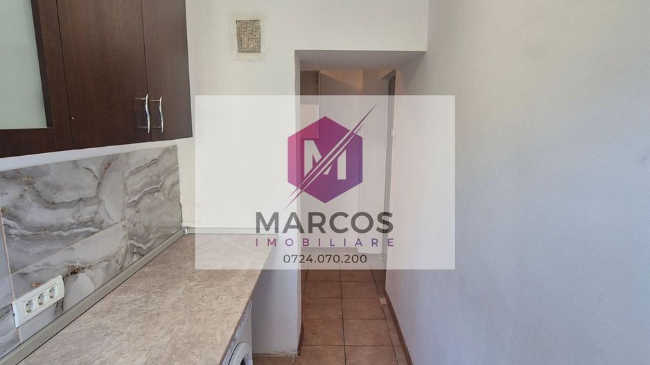 Închiriez apartament 1 camera et.1 Micro 1 - Poză 10