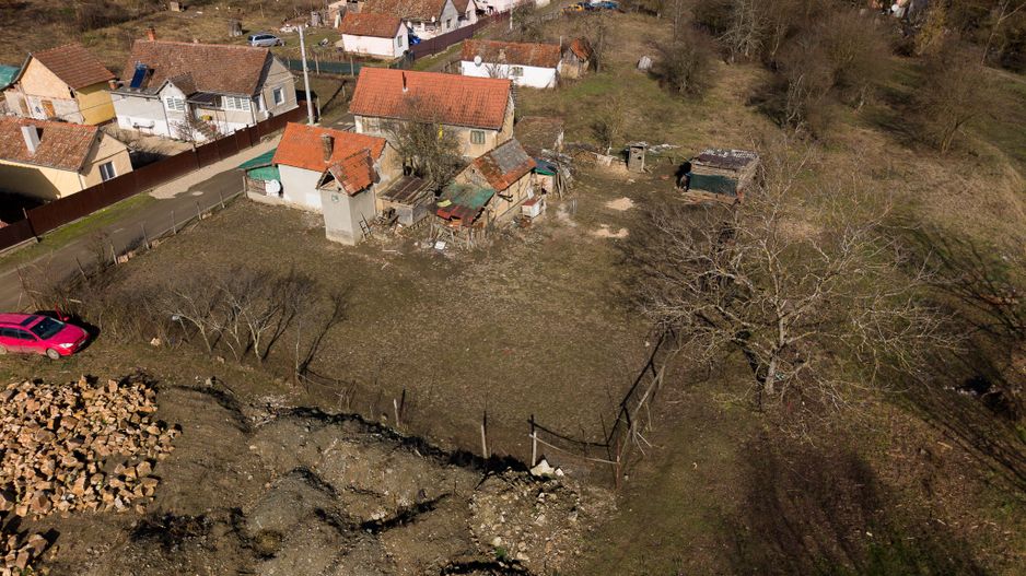 Teren intravilan de 302 mp în localitatea Șoimoș - Poză 20