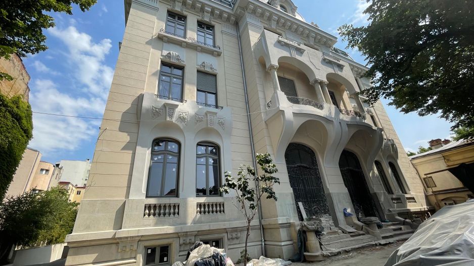 Hotel Boutique 30 camere restaurant spa Ultracentral arhitectura interbelica - Poză 1