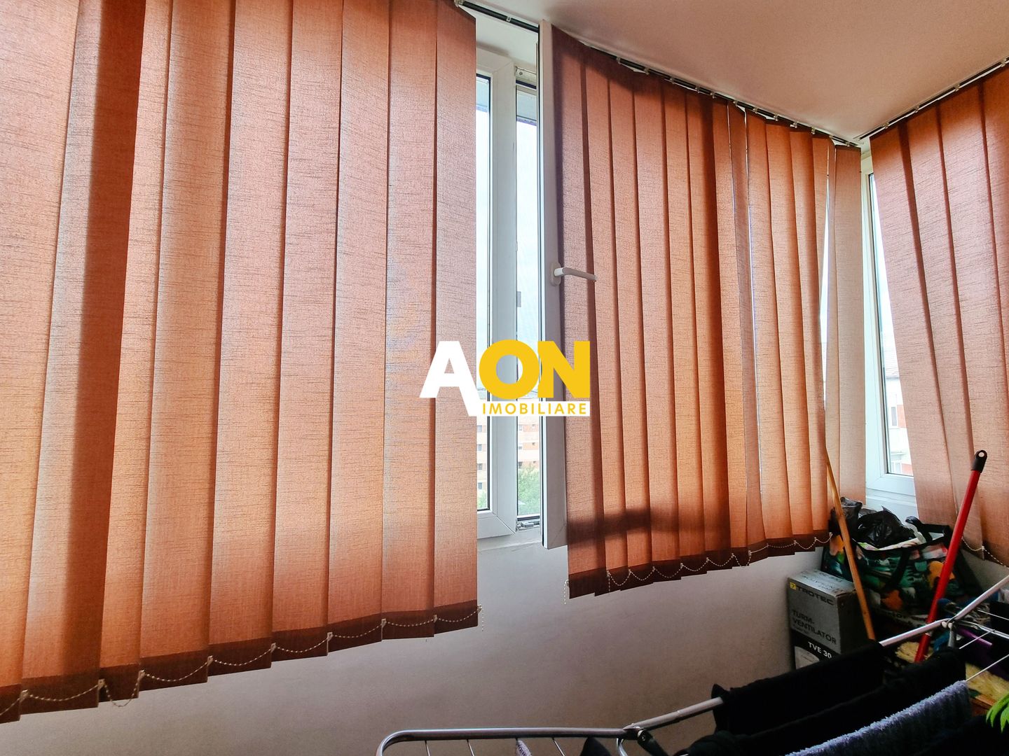 Apartament 3 camere, 2 bai, Cetate, zona Liceului Sportiv - Poză 4