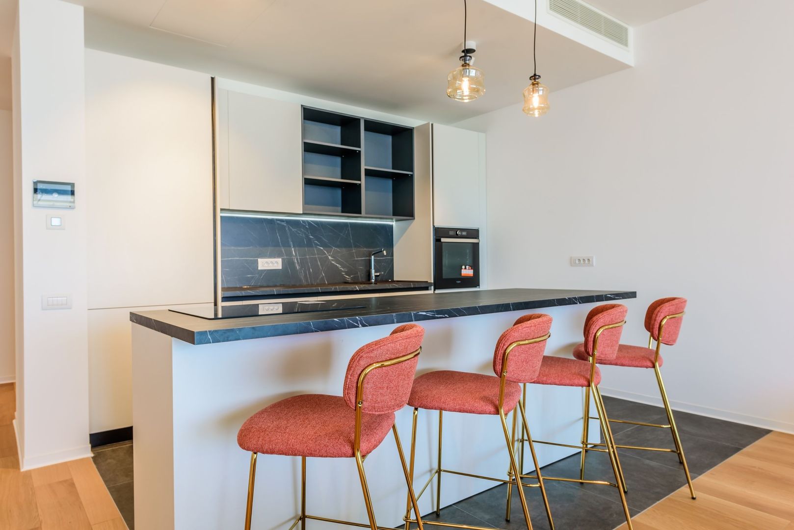 Apartament de lux cu vedere la mare în Mamaia - Poză 4