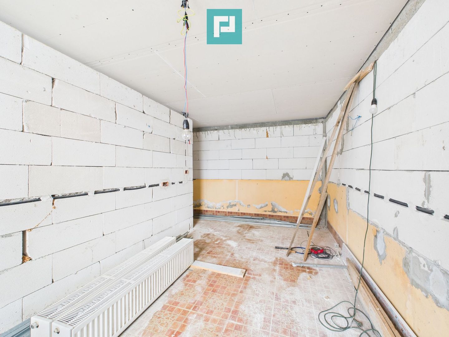 Două case în curte, la 2 minute de Shopping City - Poză 8