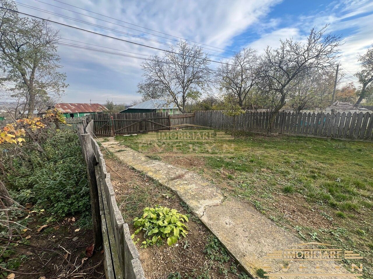 Casa de vanzare + teren, zona Curtesti, pret 55000 euro negociabil - Poză 2