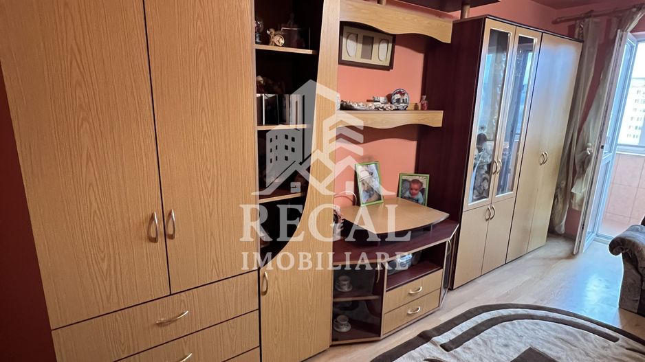 Apartament 2 camere decomandat – Micro 4 | Etaj 8/10 | Lift | Centrală - Poză 2