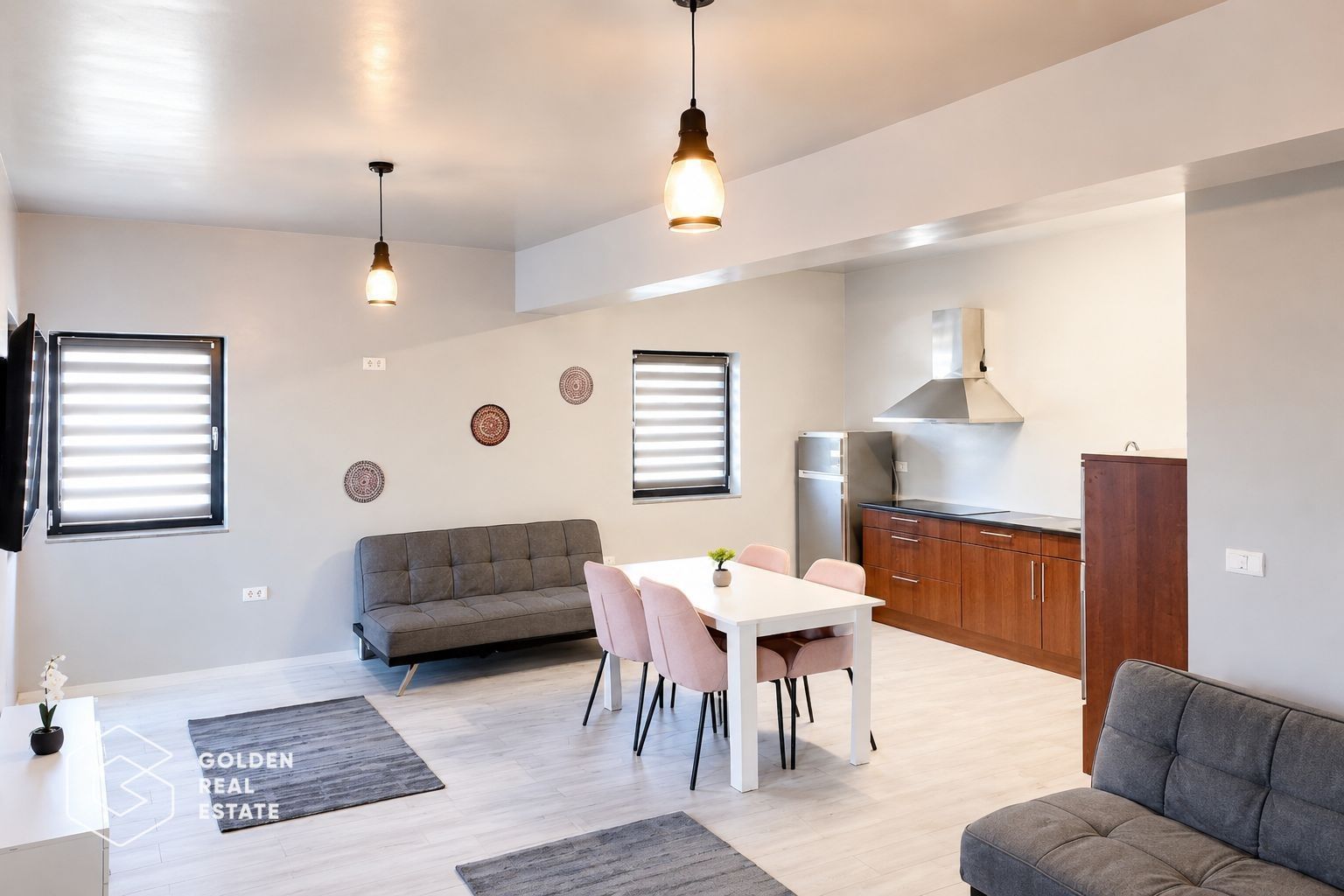 Apartament 3 camere, Via Carmina, mobilat si utilat complet, terasa 26 mp - Poză 2