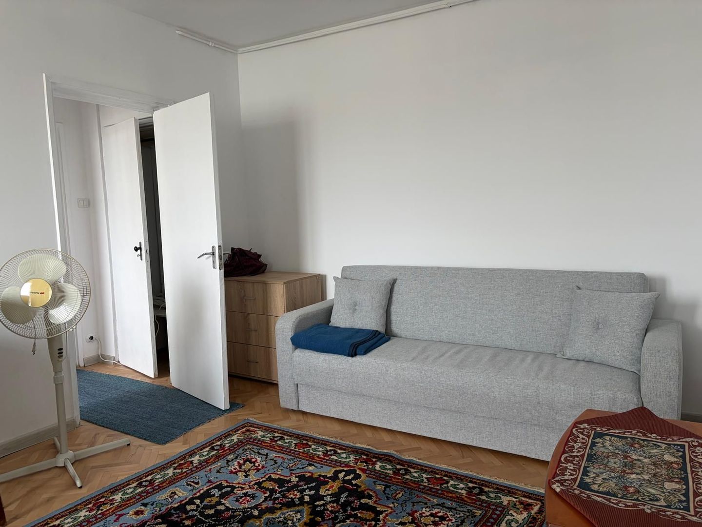 Apartament luminos cu doua camere, 1 mai - Poză 2