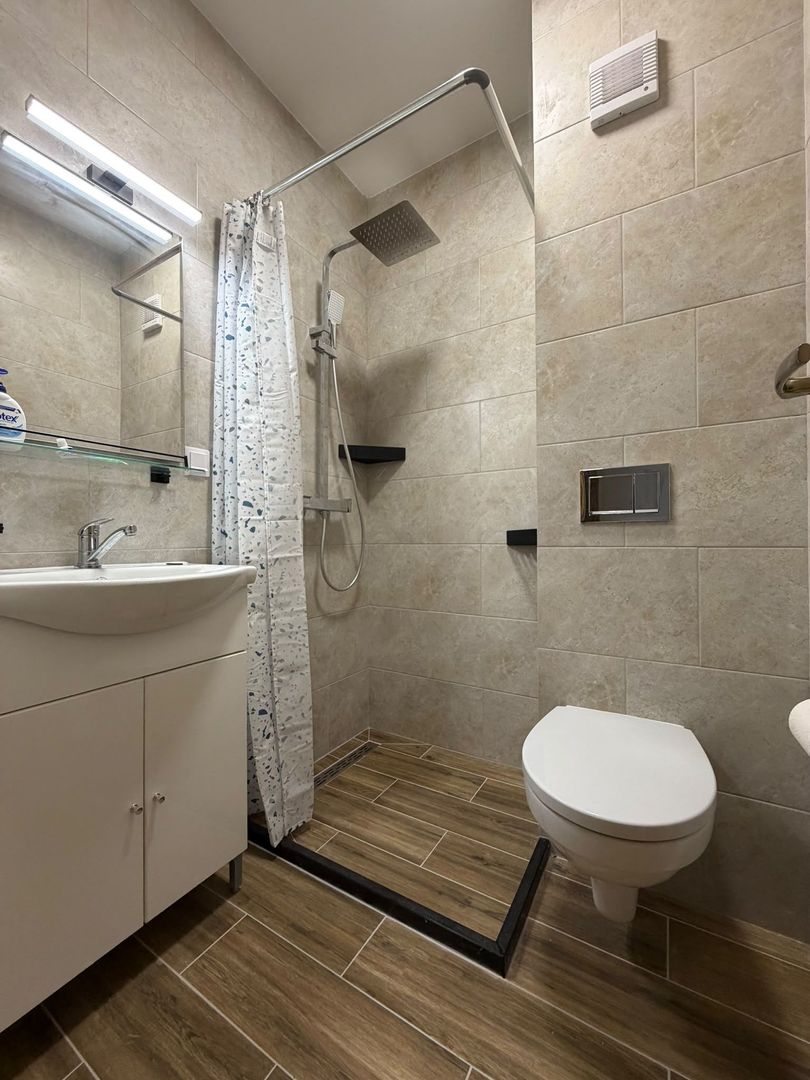 Apartament 3 camere, 2 bai, balcon, etaj intermediar, parcare - Poză 15
