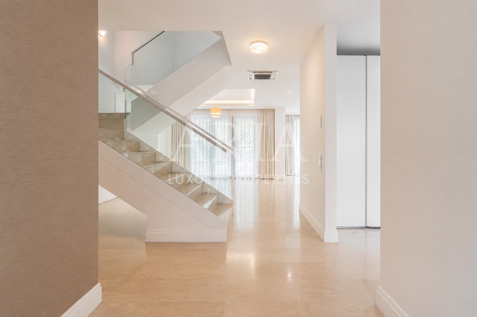 OXFORD GARDENS -  LUXURY GATED COMMUNITY - POOL - TENNIS COURT - PLAYGROUND - Poză 6