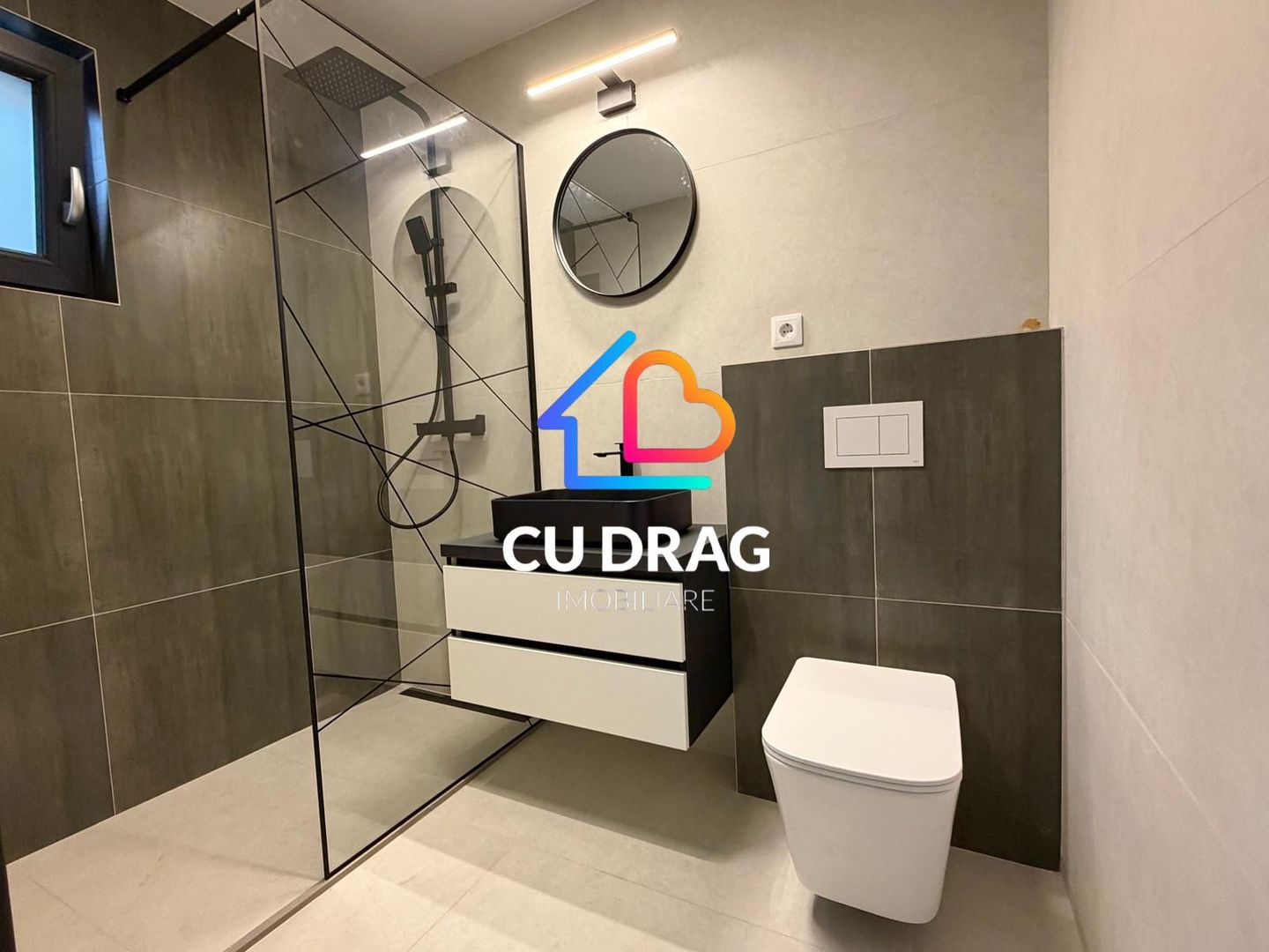 Lux si confort Apartament cu 200 mp de curte - Poză 5