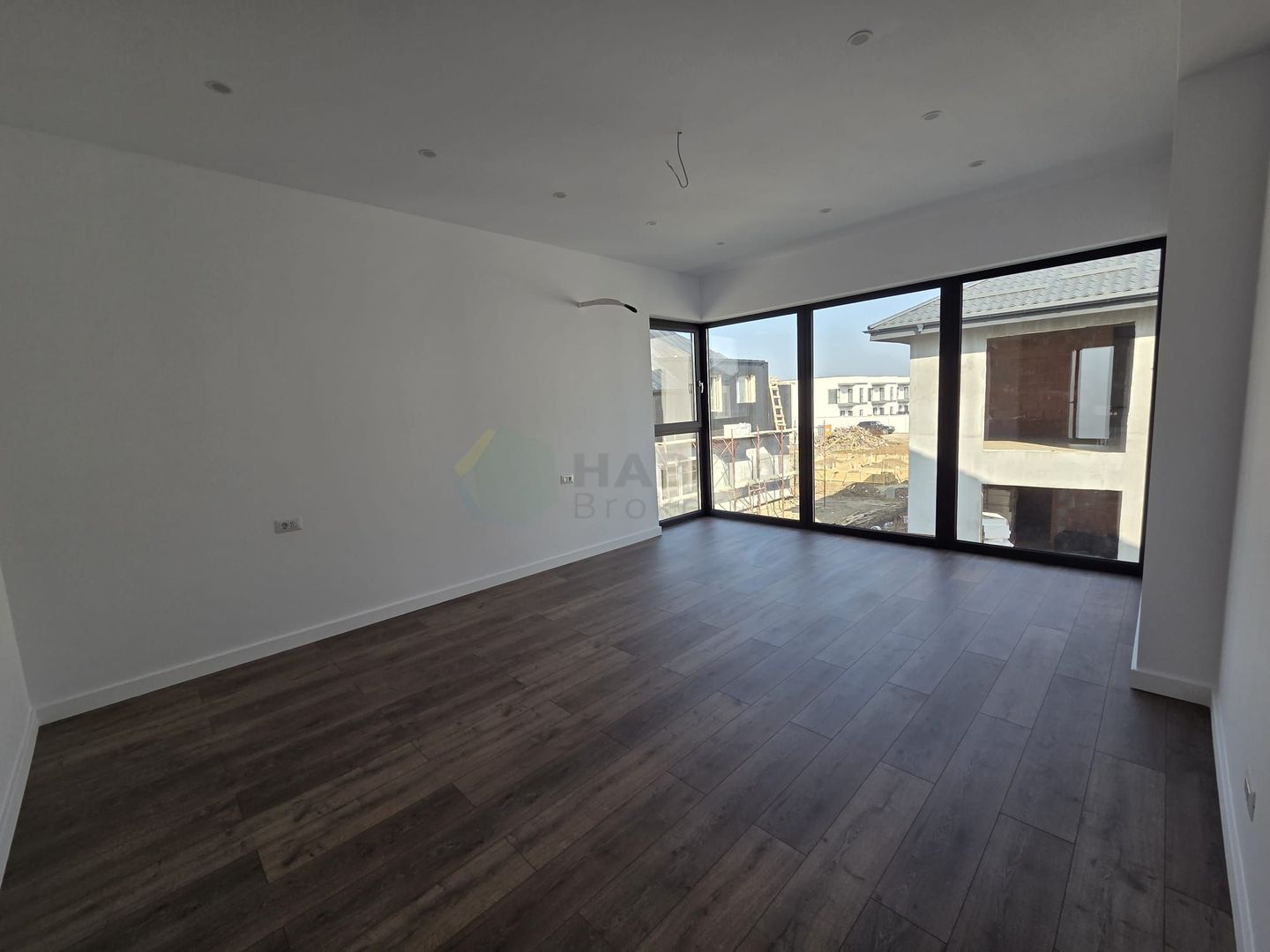 Casă modernă de vânzare în Tunari – construcție 2025, gata de mutare! - Poză 10