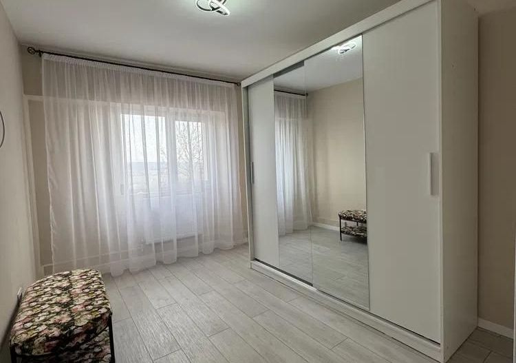 Apartament 3 camere, decomandate, mobilat și utilat, zonă ultracentrală; - Poză 1