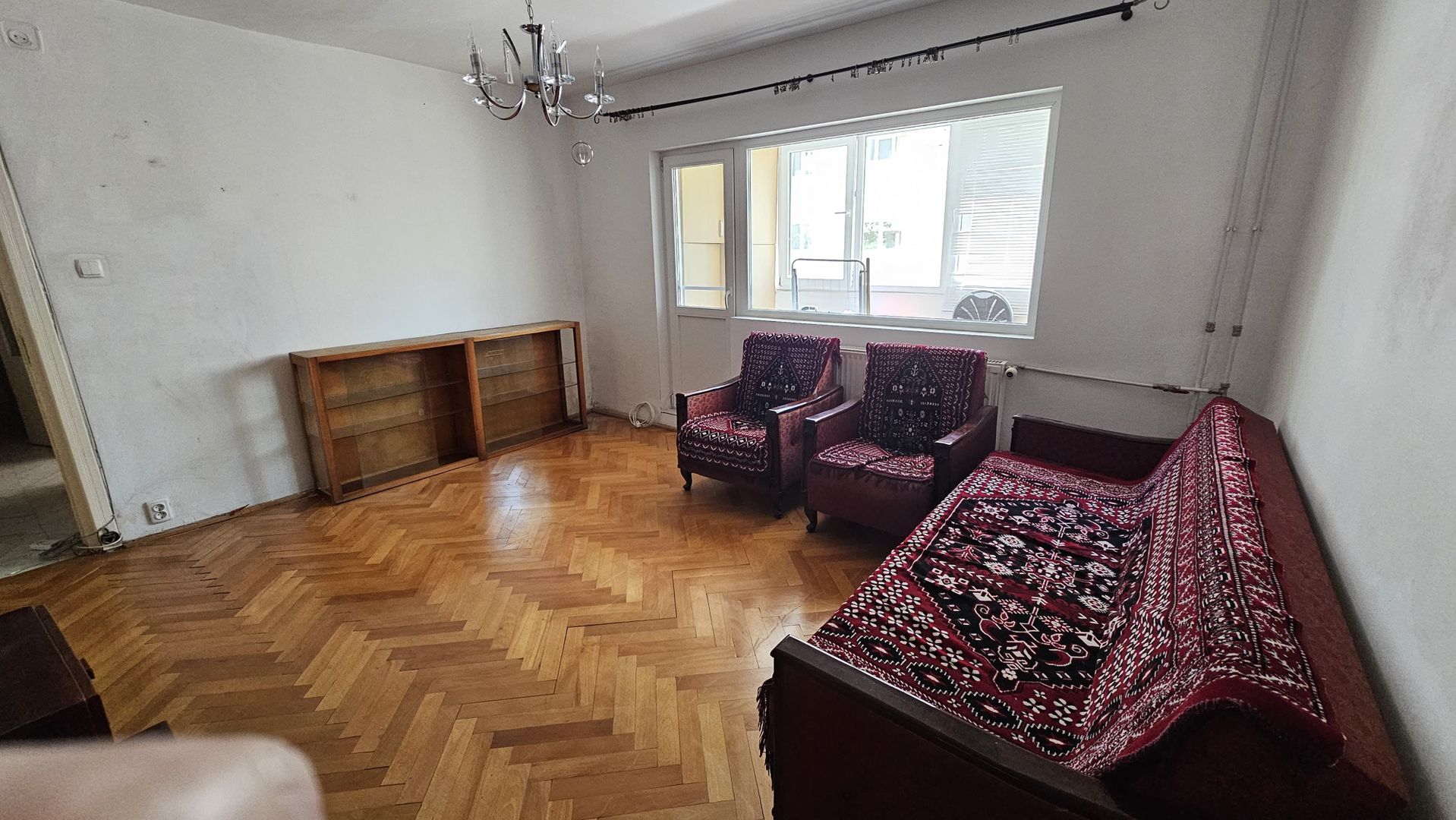 Etaj intermediar | 3 camere | 66 mp + balcon | Zona Spitalul Județean - Poză 13